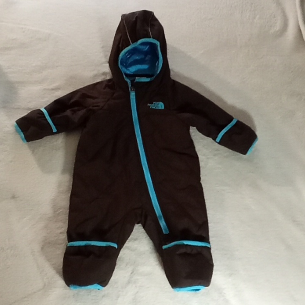 THE NORTH FACE SNOWSUIT FOR BABIES SIZE 3-6 MONTHS! NEW!